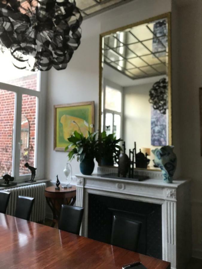 Les D'hotes Du Palais Homestay *